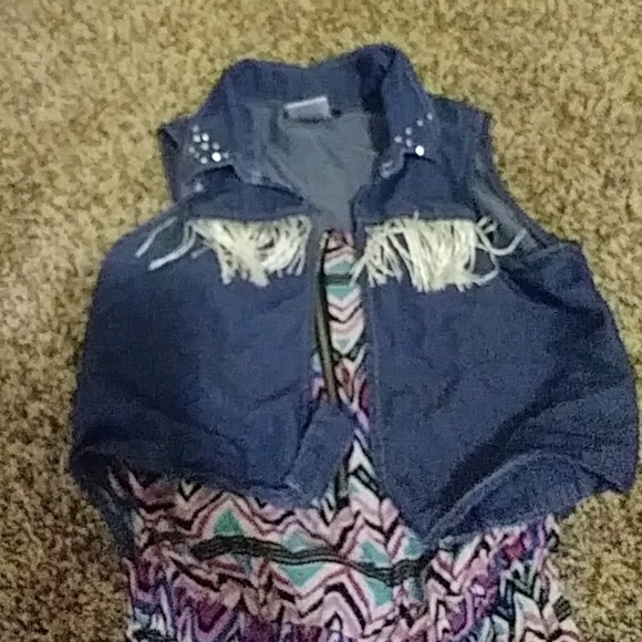 Jumper - Picture 3 of 3